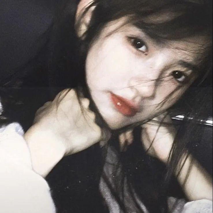 伏狮艶后